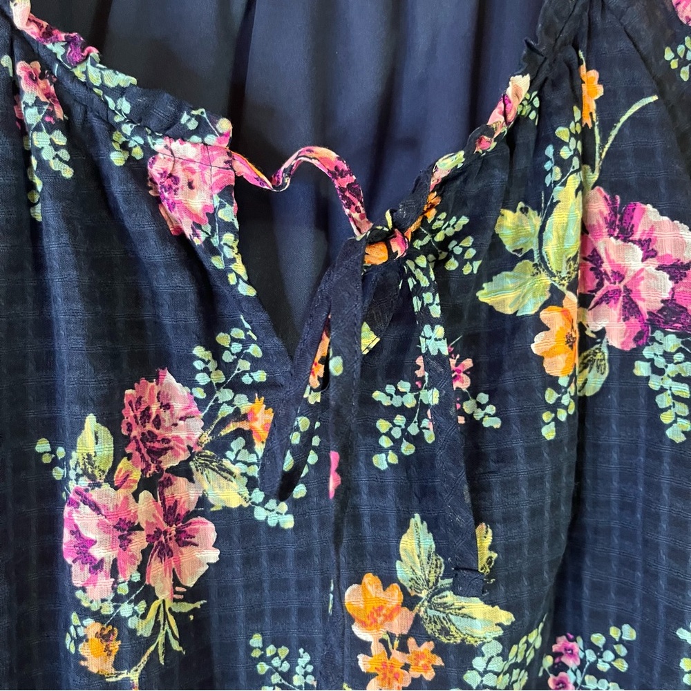 LC Conrad Blue With Floral Neck Tie Detail Blouse Size Small - Picture 4 of 6